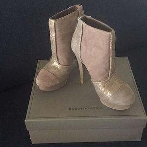 BCBG 👢 booties